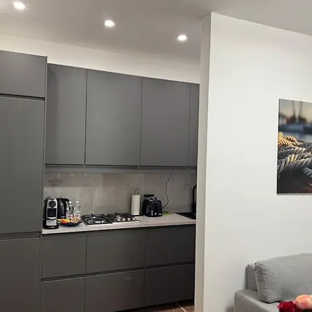 Casa Aurora アパート アルベンガ