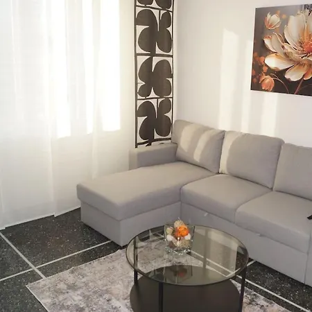 Casa Aurora * アルベンガ