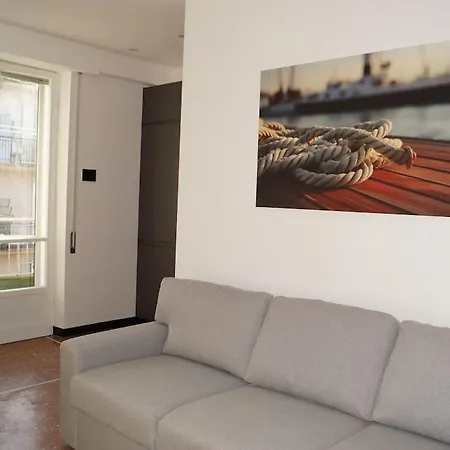 アパート Casa Aurora アルベンガ